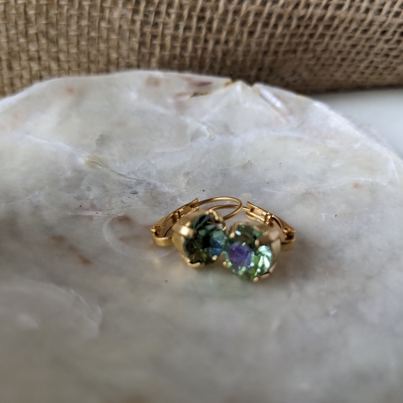 Green Peridot and Mint Crystal Necklace and Earrings in Matte Gold Plated - Picture 6 of 7